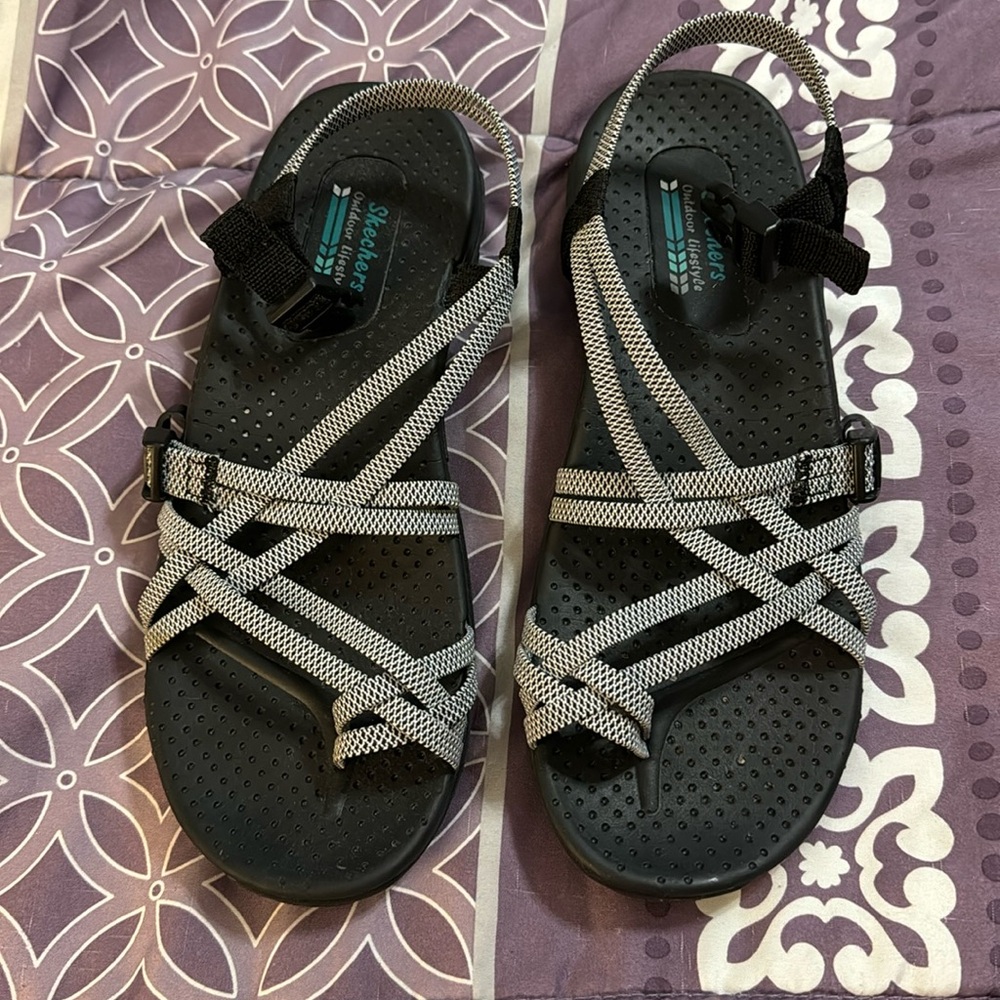 Skechers sandals size 8